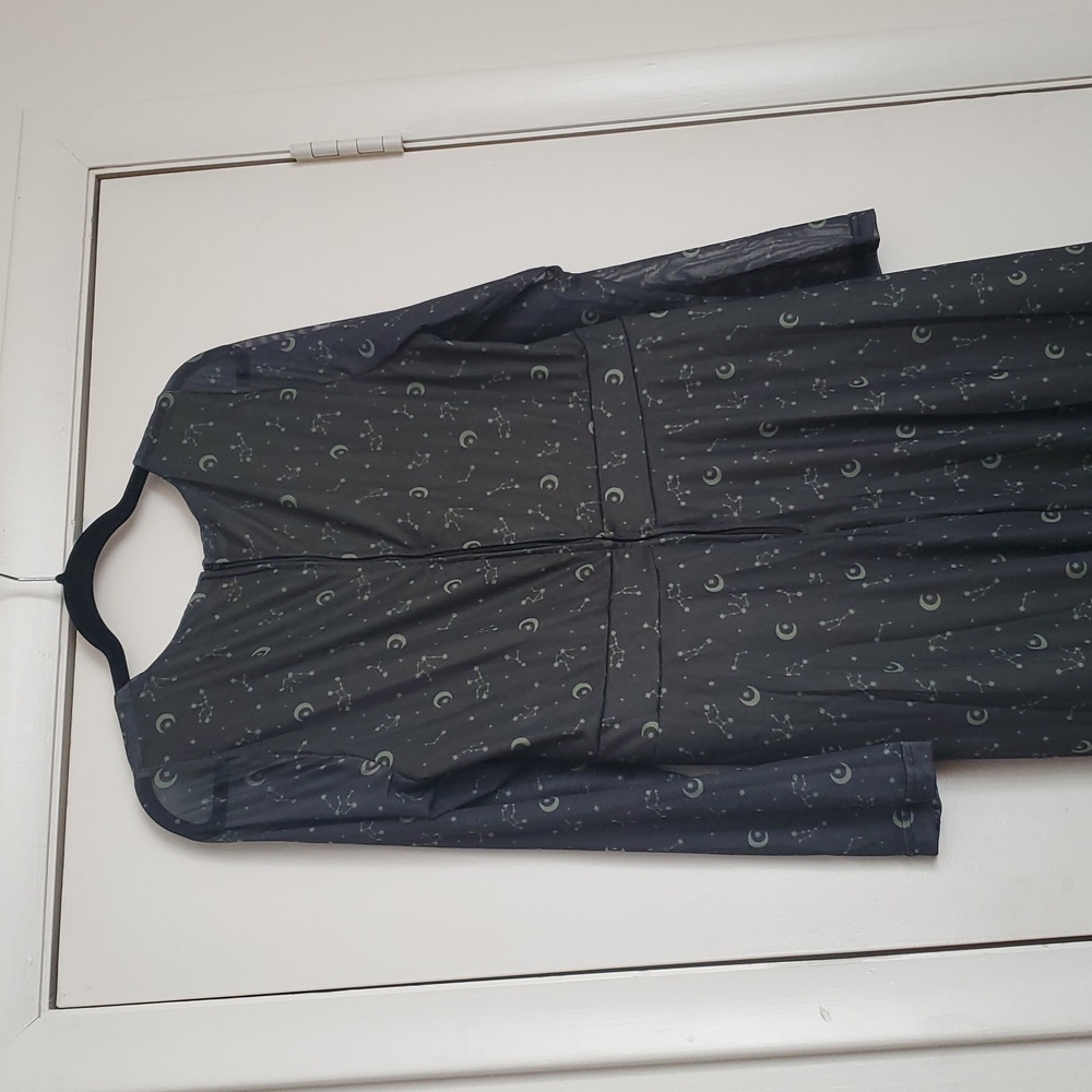 Daisy's Street Gold Constellation Chain Belt Long-sleeve Dress (Plus size) - Picture 8 of 16